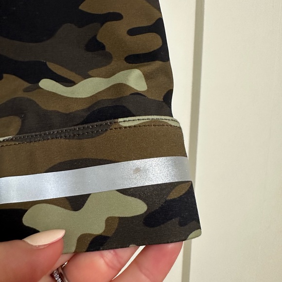 Zyia Light Green Camo Reflective Soft n Snug Racer Bra - Picture 4 of 4